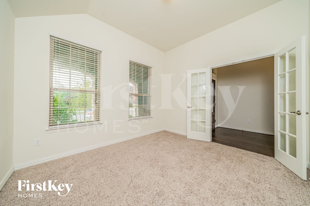 805 Joaquin Way - Photo 7 of 16