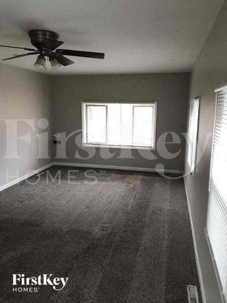 711 N Evanslawn Ave - Photo 3 of 11