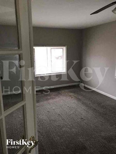 711 N Evanslawn Ave - Photo 7 of 11