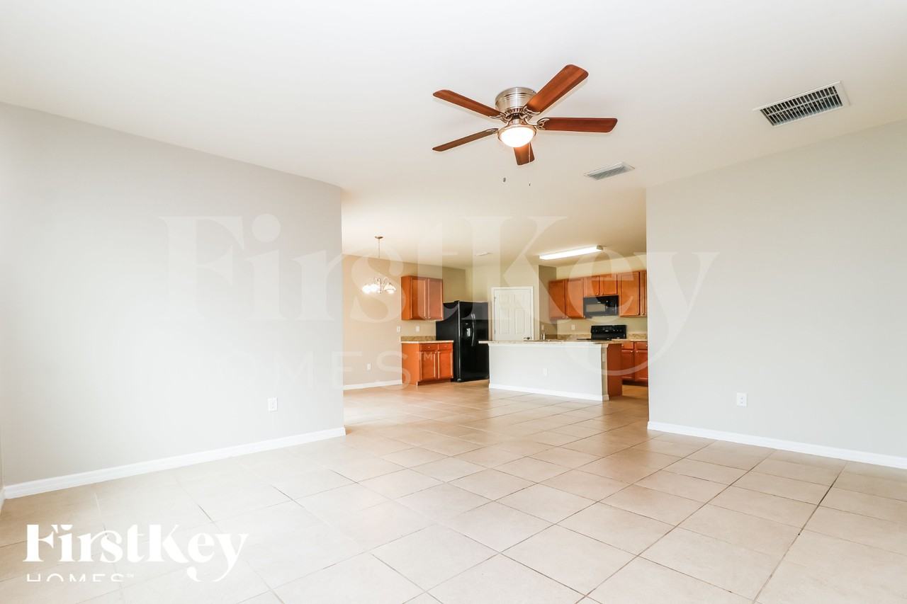 710 Sw 12th St - Photo 5 of 16