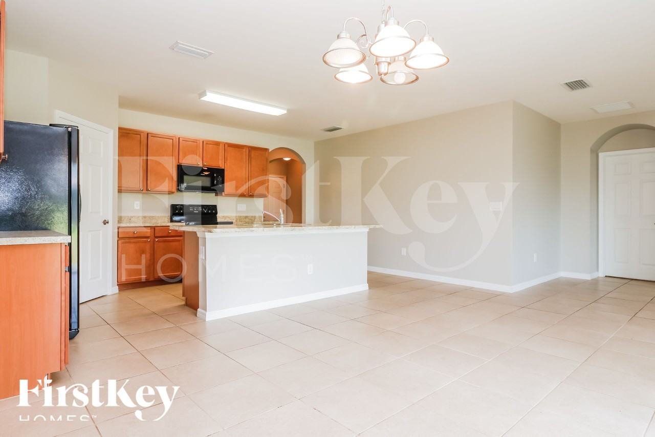 710 Sw 12th St - Photo 7 of 16