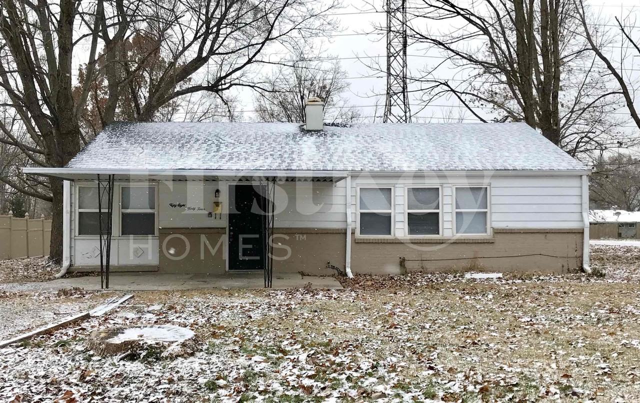 5844 E 43rd St - Photo 2 of 14