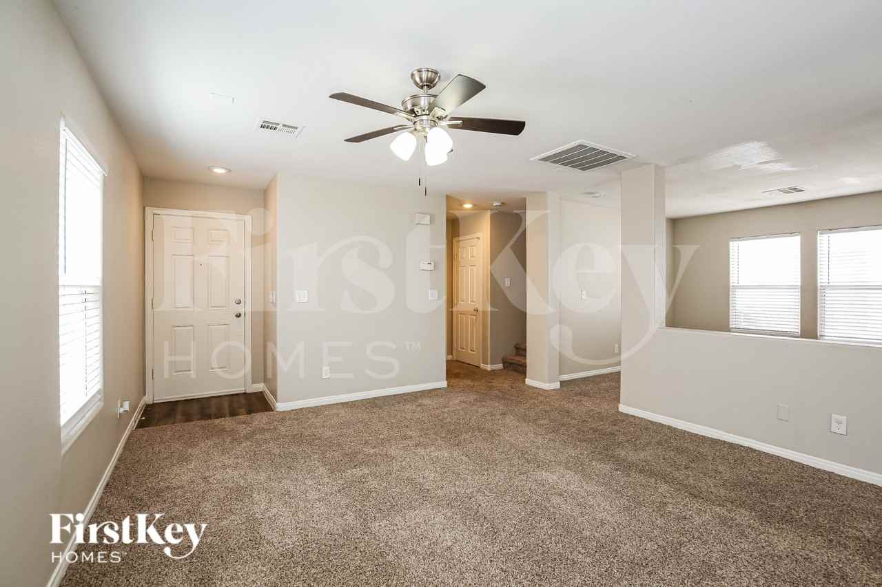 5013 Whistling Acres Ave - Photo 3 of 19