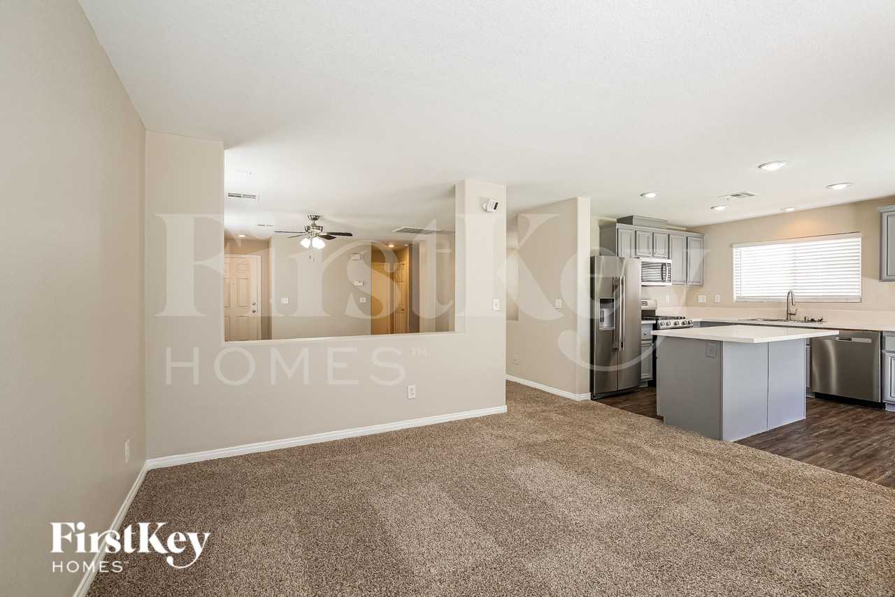 5013 Whistling Acres Ave - Photo 7 of 19