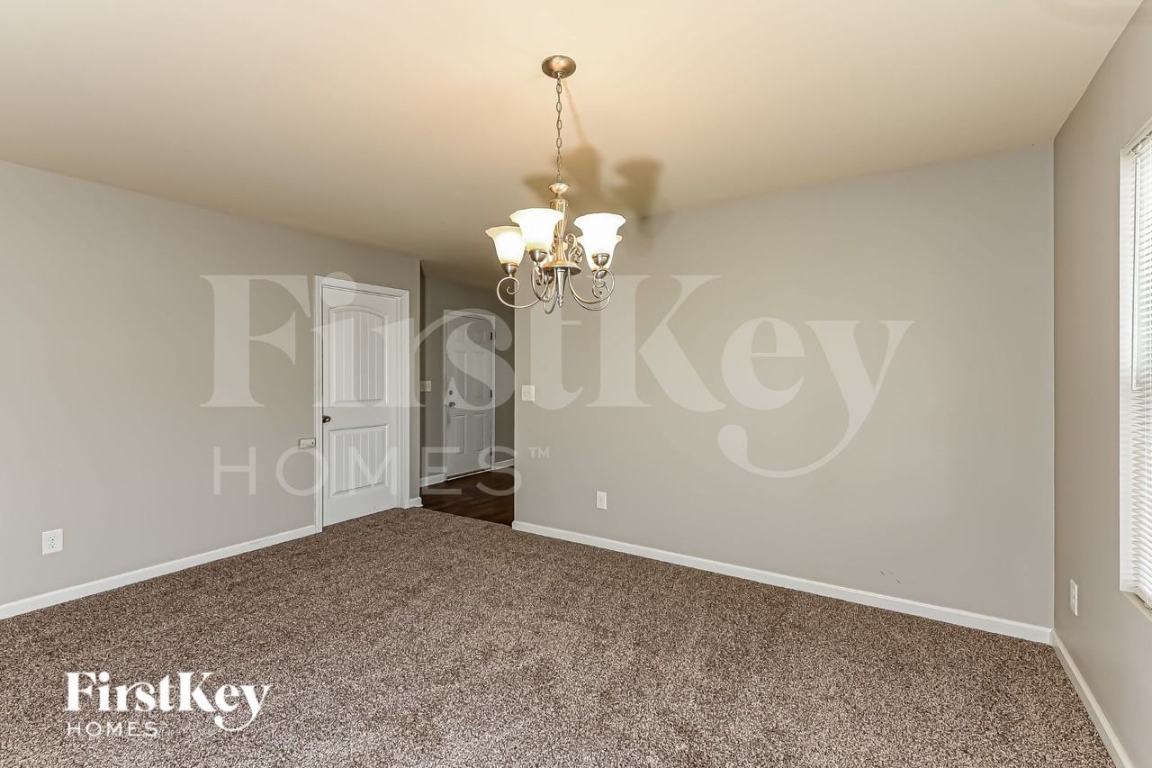 45 Riviera Dr - Photo 5 of 15