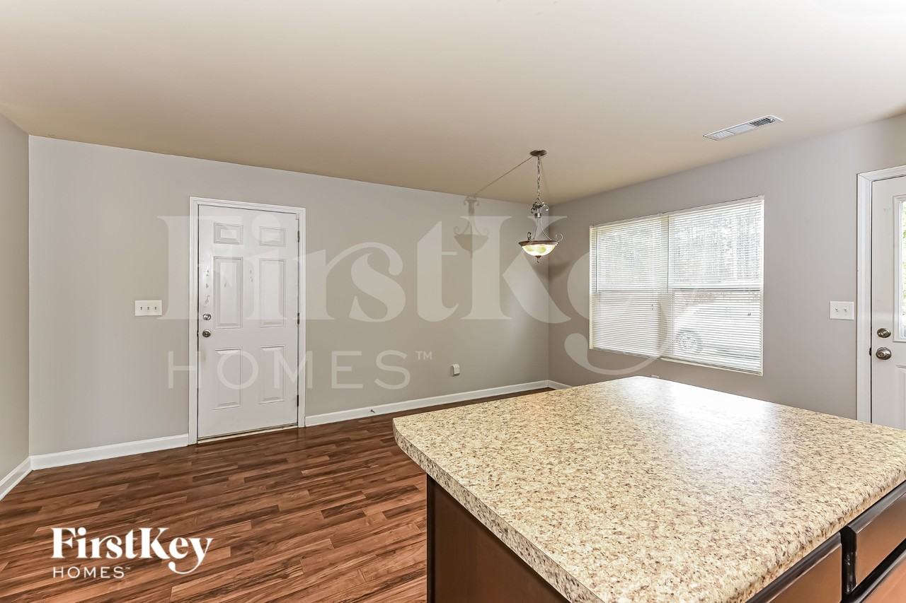 45 Riviera Dr - Photo 6 of 15