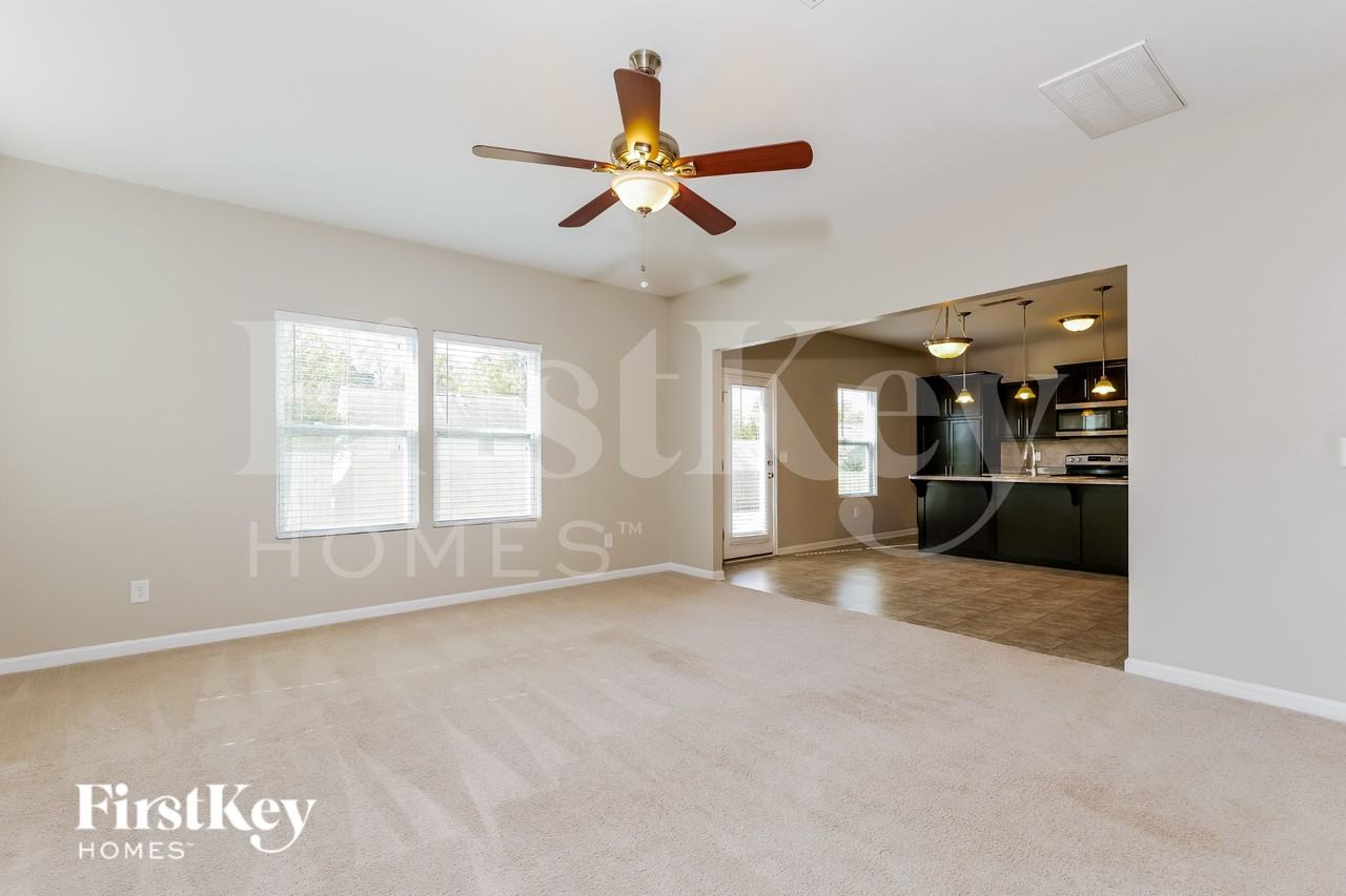 431 Summergate Dr - Photo 3 of 15