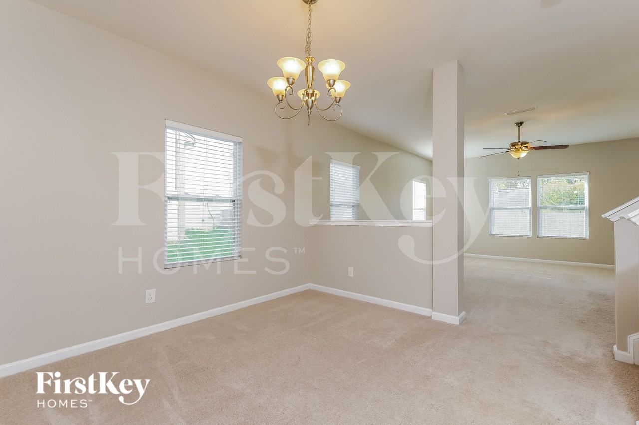 431 Summergate Dr - Photo 4 of 15