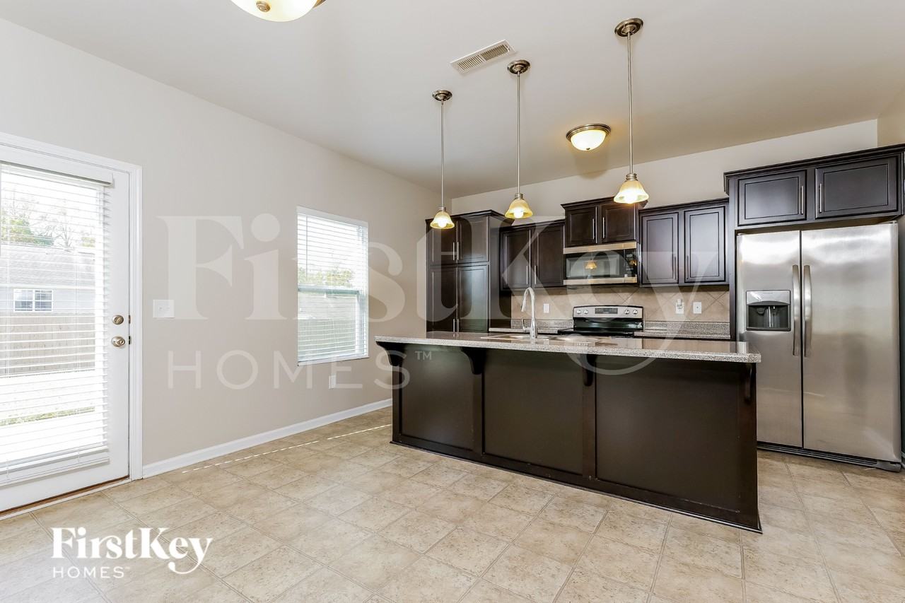 431 Summergate Dr - Photo 5 of 15