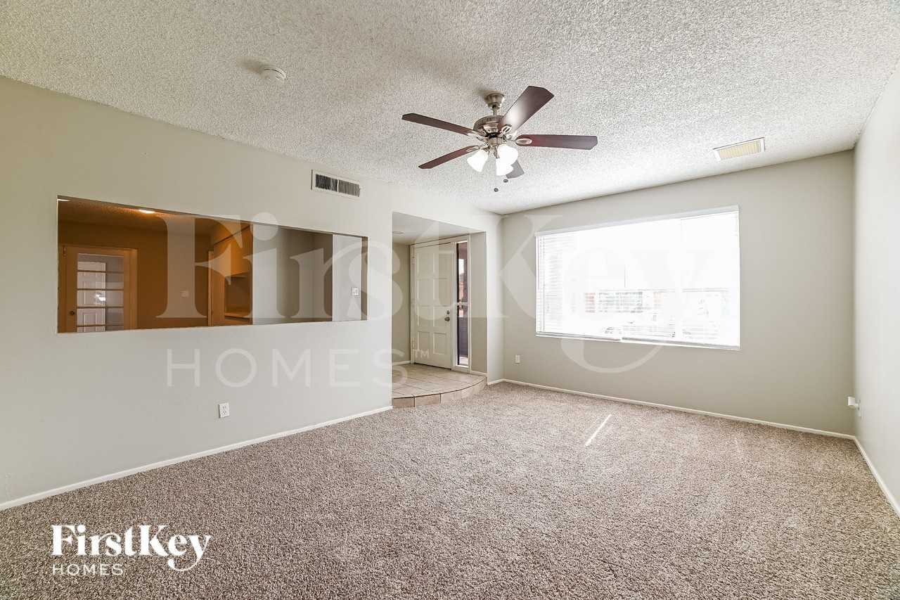 4120 W Ironwood Dr - Photo 3 of 15