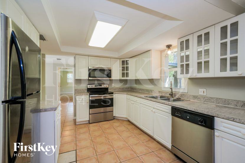 3208 Lake Saxon Dr - Photo 5 of 16