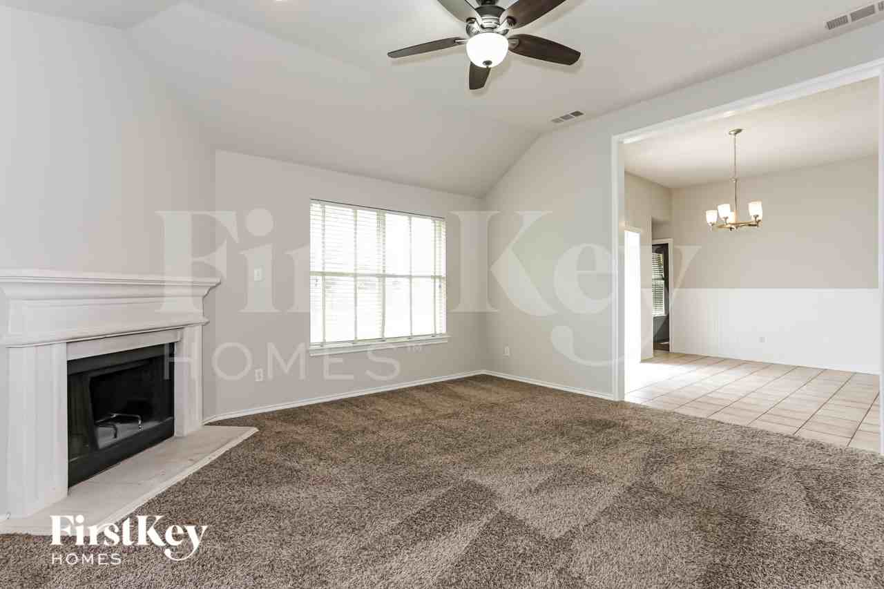 312 Camp Creek Dr - Photo 4 of 16