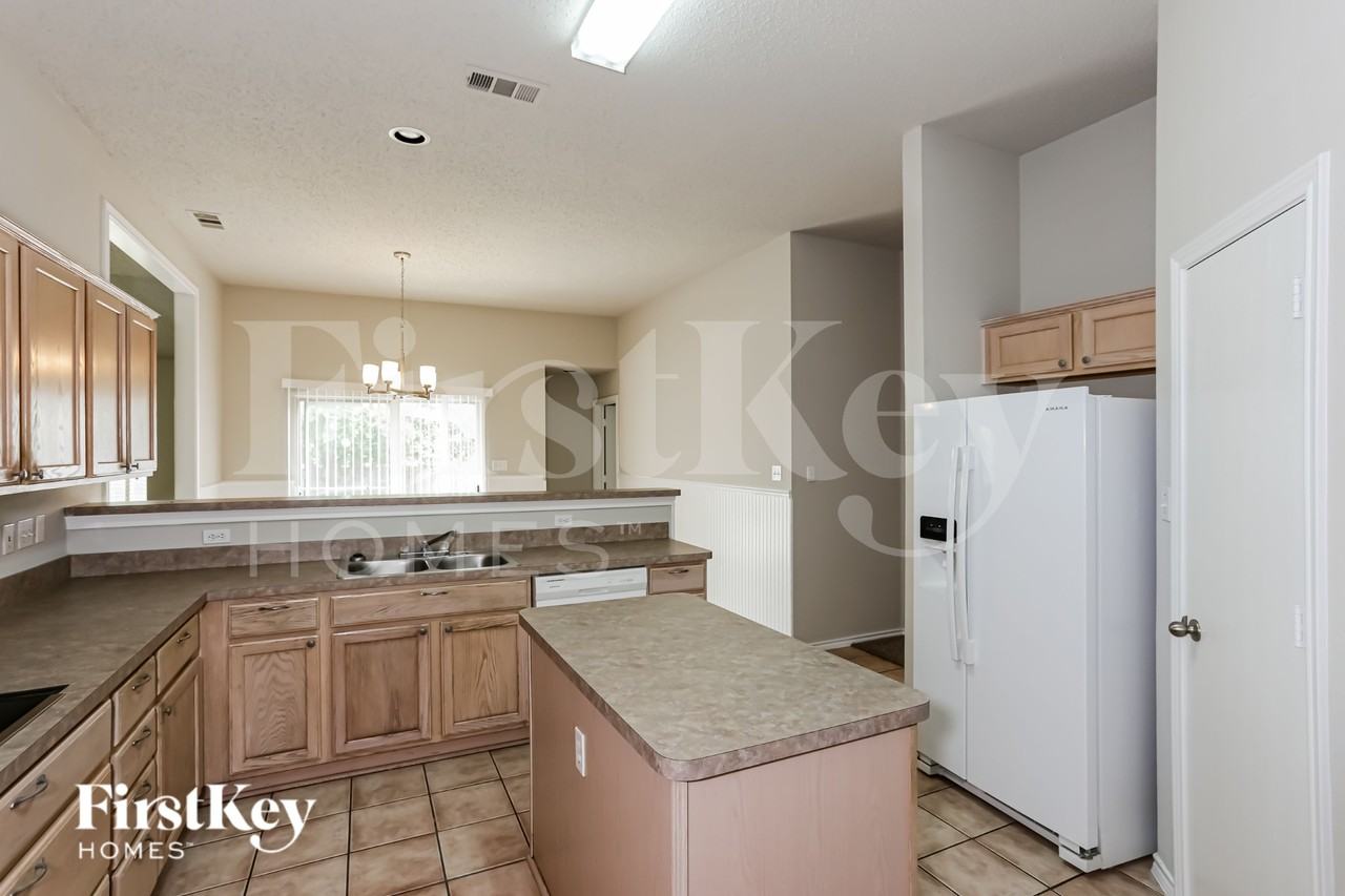 312 Camp Creek Dr - Photo 5 of 16