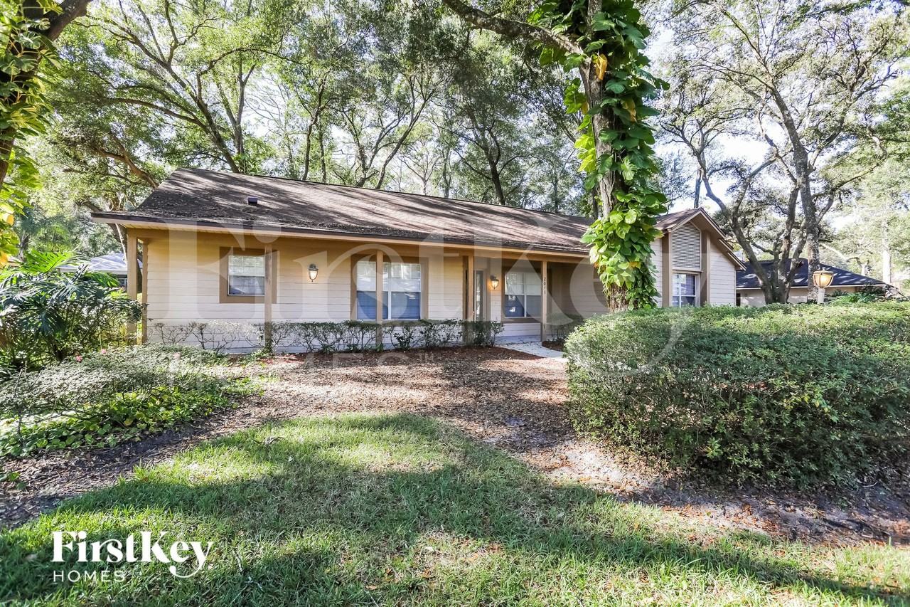 2048 Eagles Rest Dr - Photo 2 of 15