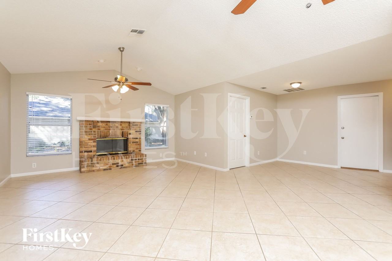 2048 Eagles Rest Dr - Photo 3 of 15