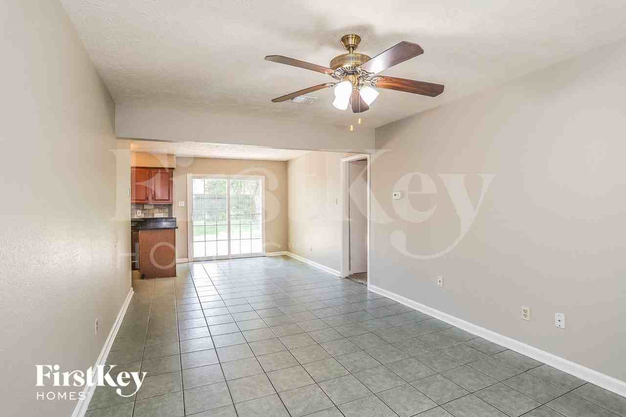 16635 David Glen Dr - Photo 3 of 15