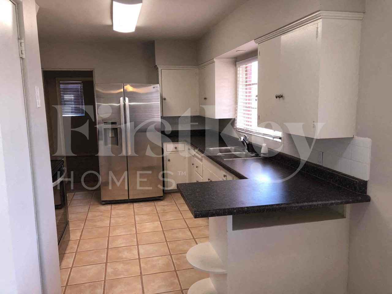 1634 W Indian School Rd - Photo 6 of 18