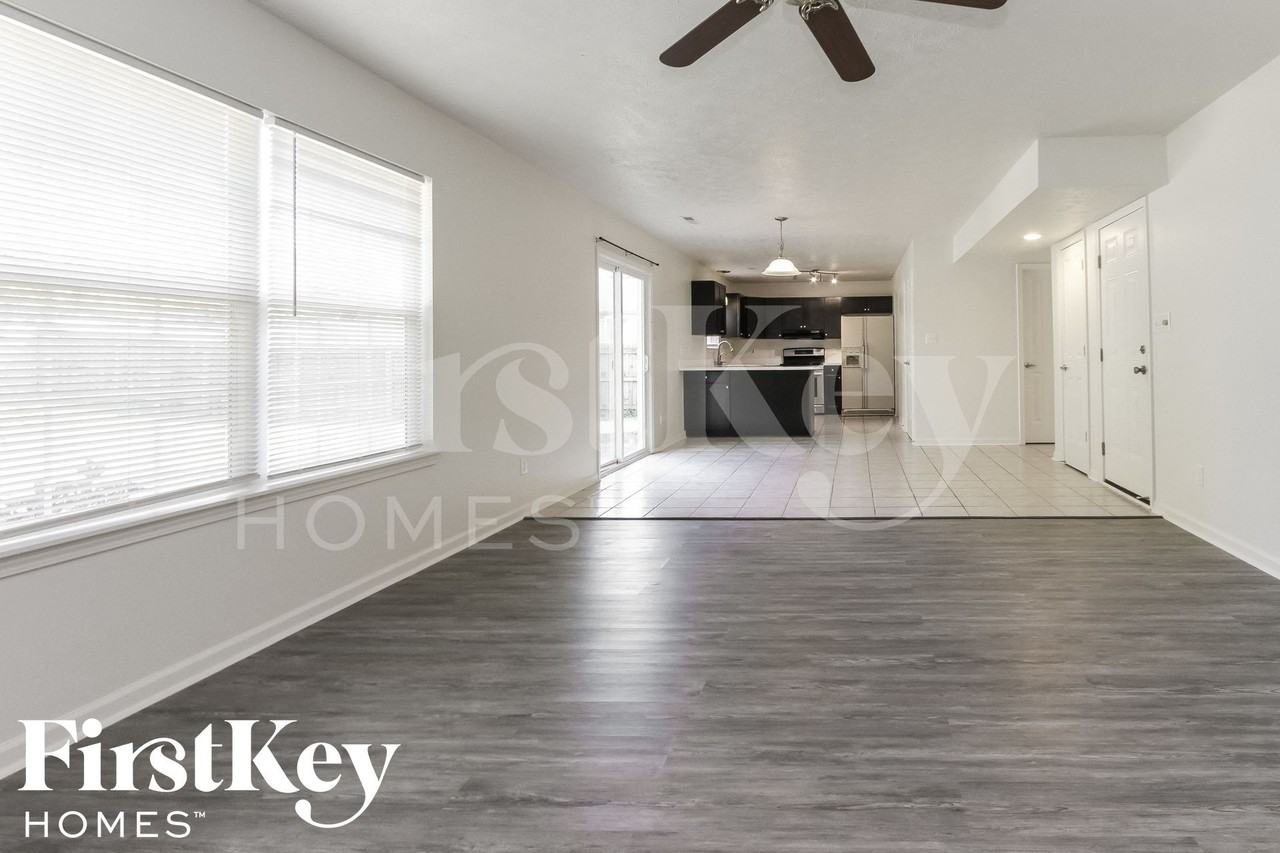 1573 Winding Creek Trl - Photo 3 of 15