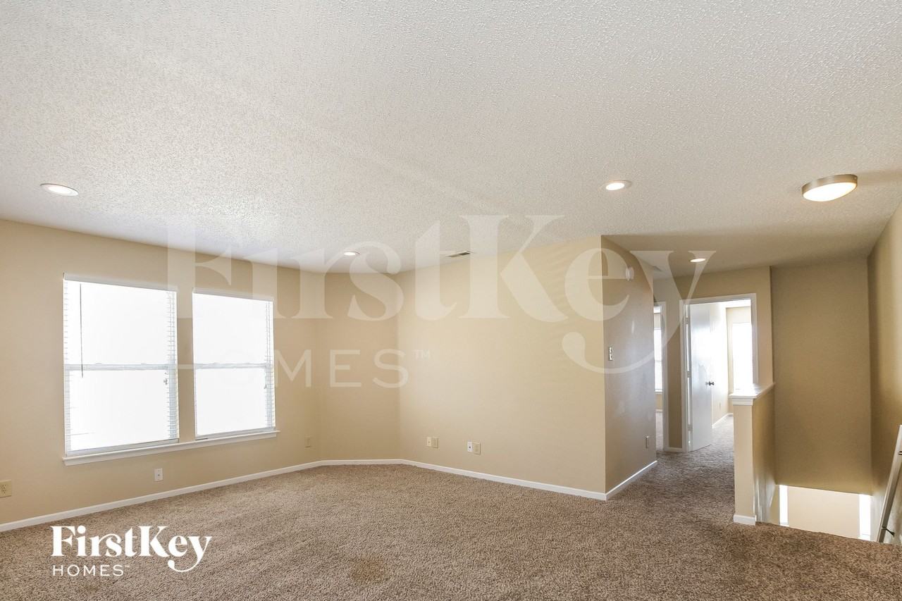 12916 Courage Xing - Photo 7 of 15