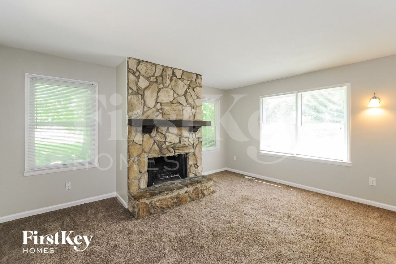 11319 Bennington Ave - Photo 7 of 15