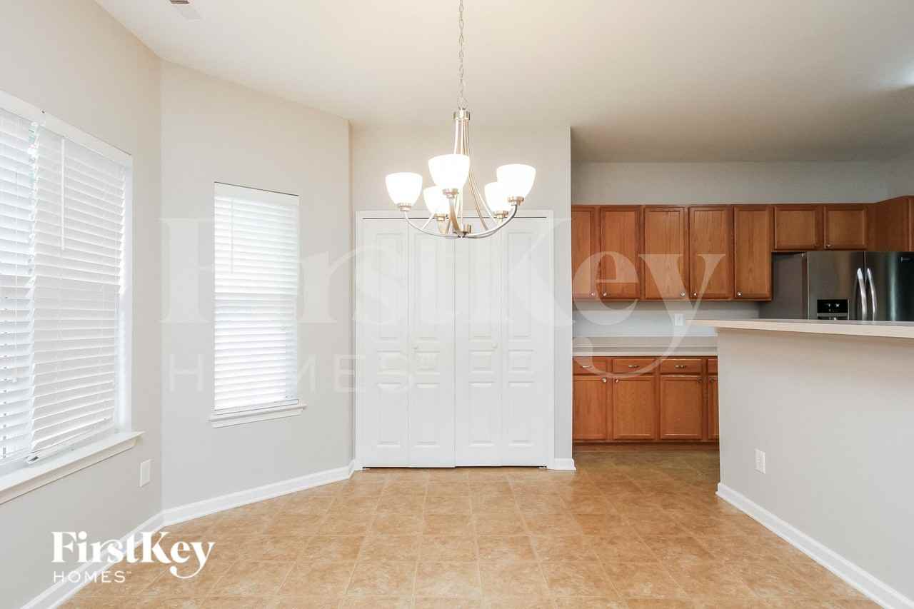 10519 Meadow Crossing Ln - Photo 5 of 15