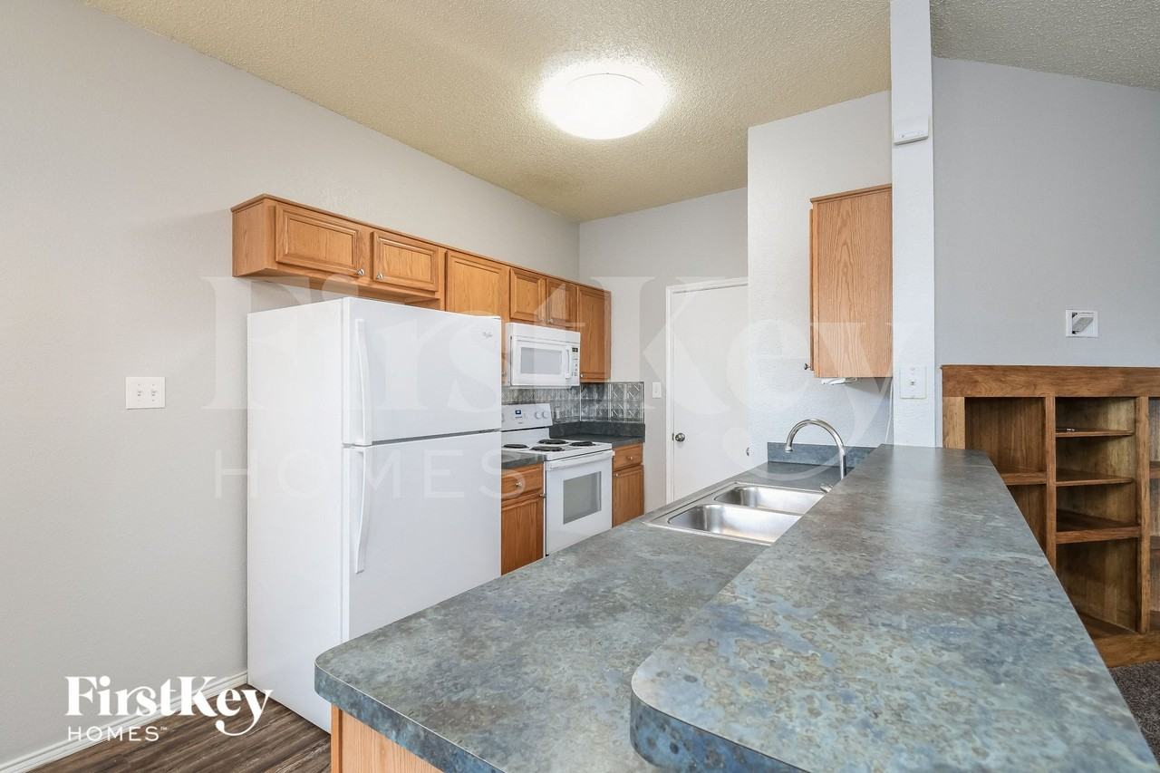 10240 Dawson Trl - Photo 6 of 15