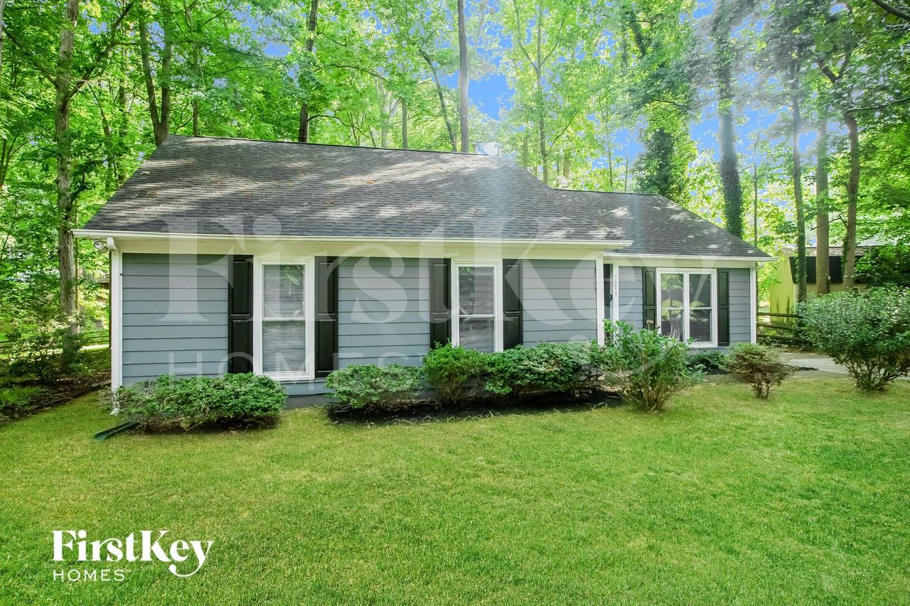 10017 Topeka Dr - Photo 3 of 15