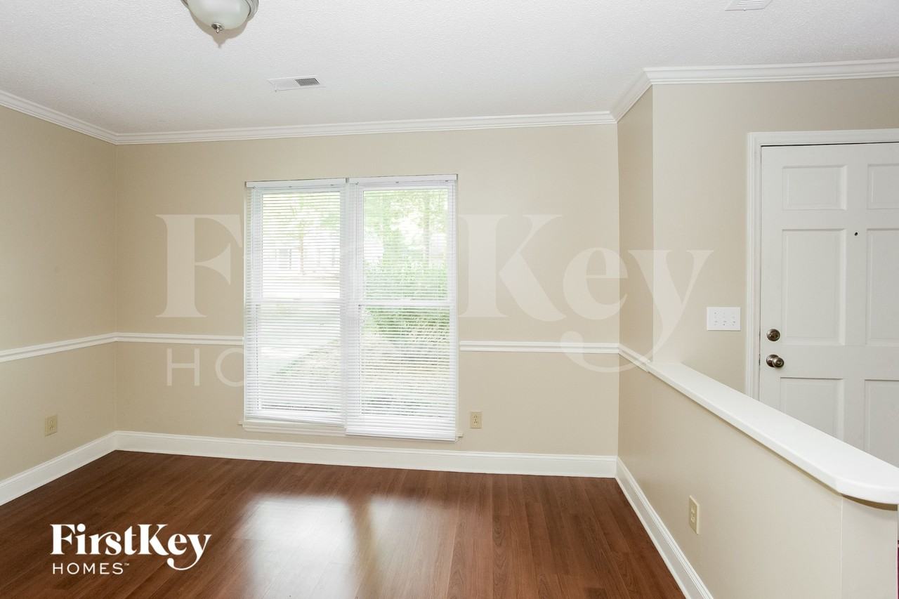 10017 Topeka Dr - Photo 6 of 15