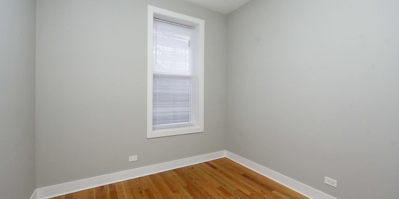 2125 W Chicago Ave #2R - Photo 7 of 11