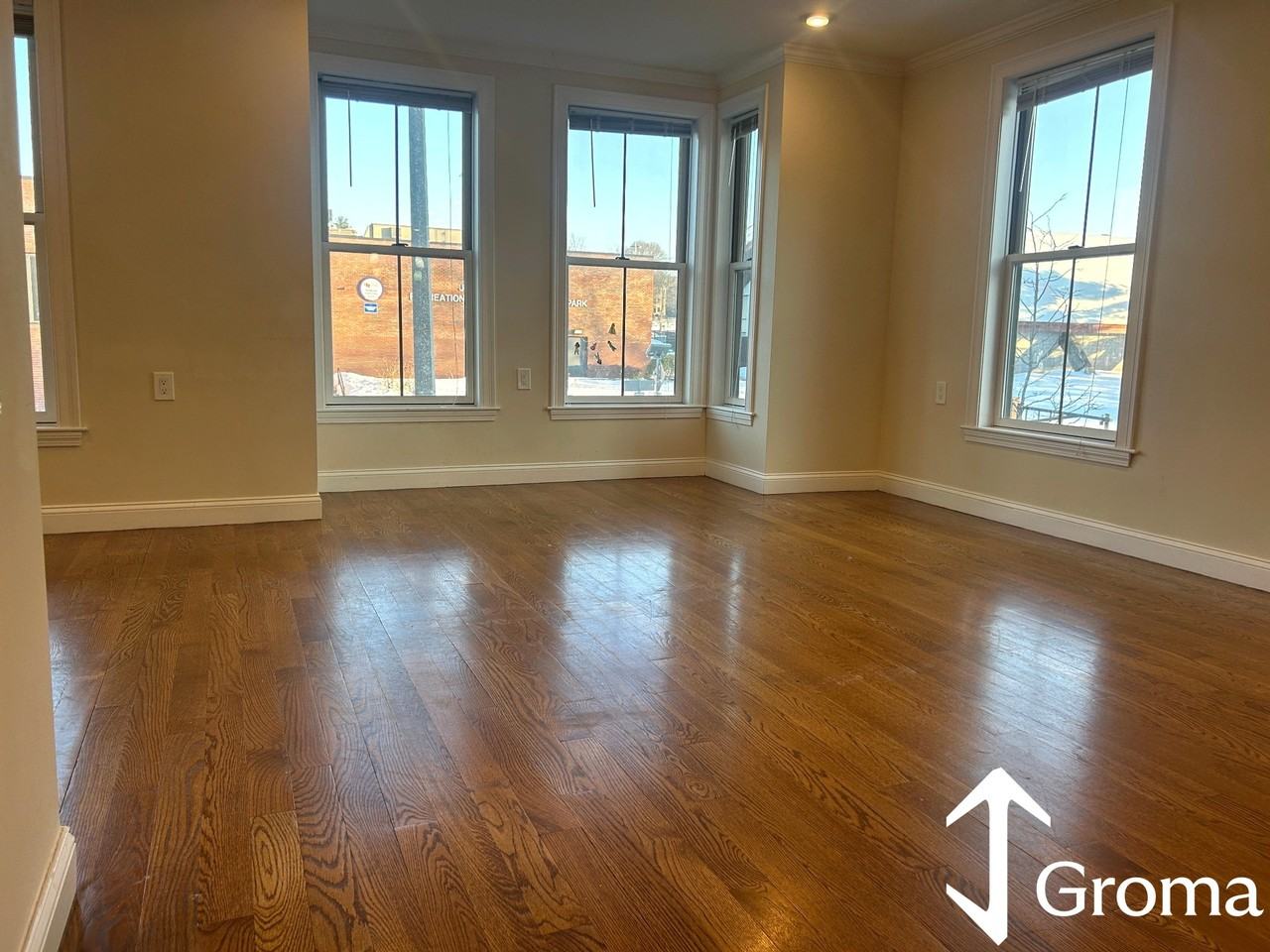 2750 Washington St #2 - Photo 4 of 14