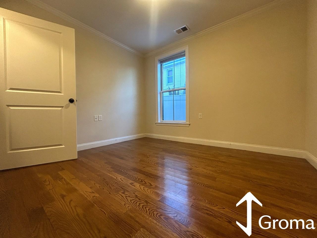 2750 Washington St #2 - Photo 5 of 14