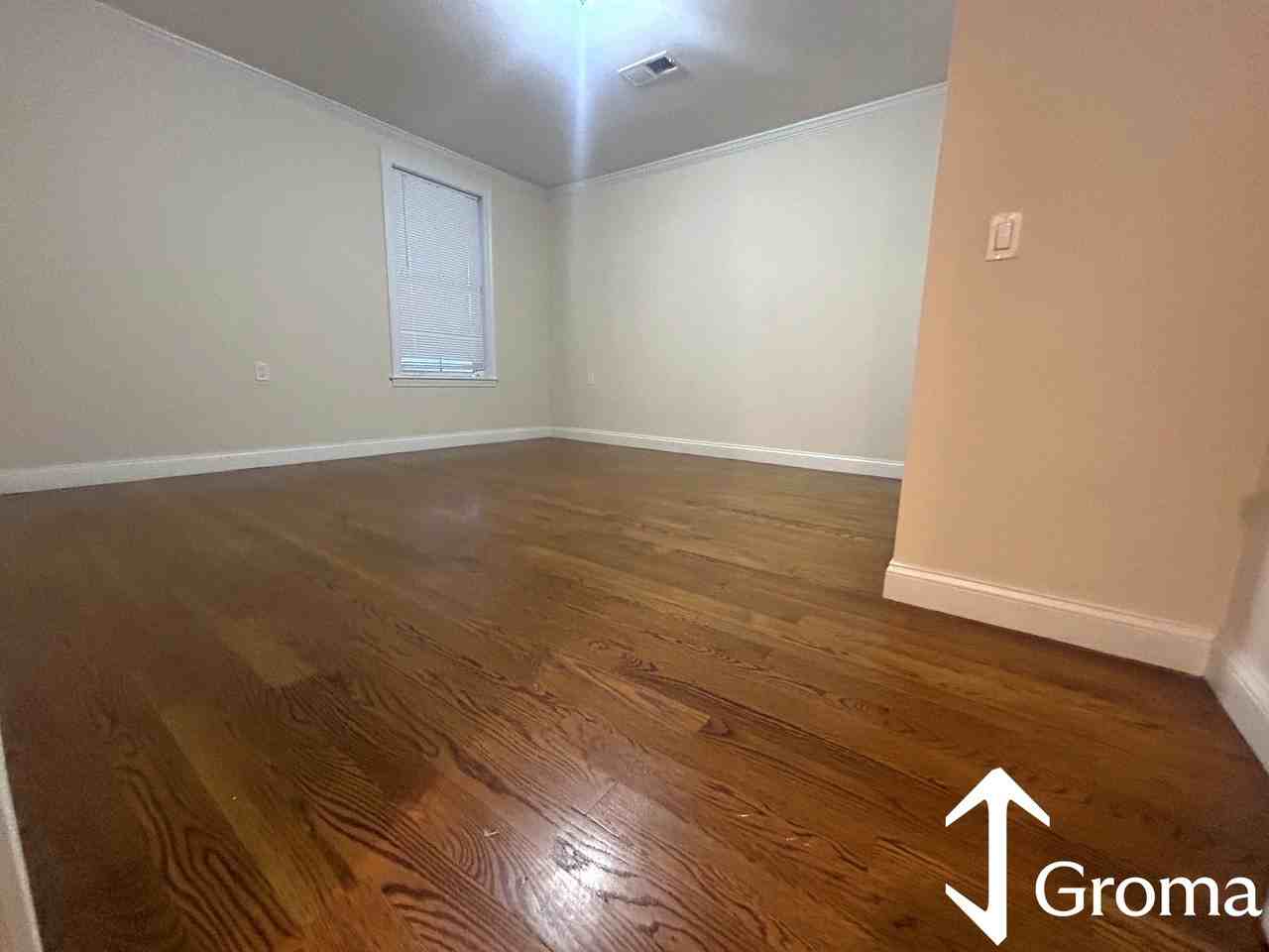 2750 Washington St #2 - Photo 7 of 14