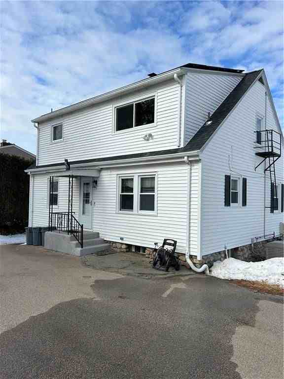 103 Oak St ##2 - Photo 2 of 14
