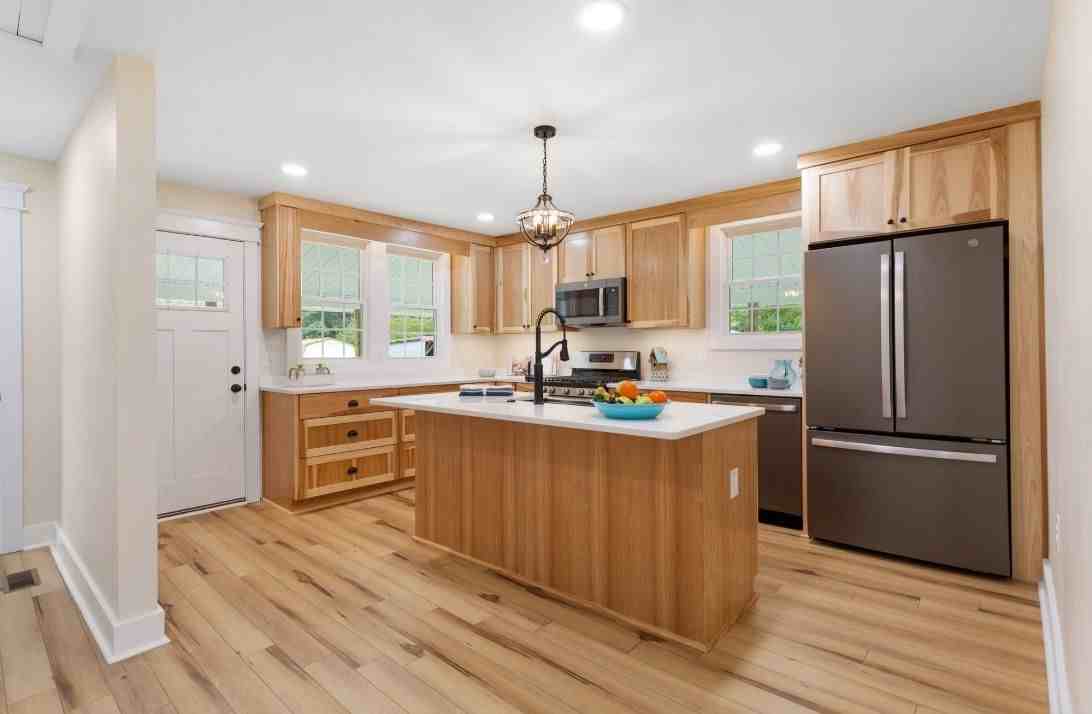 4633 Godwin Blvd - Photo 3 of 13