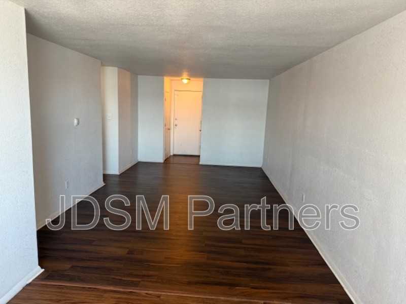 5605 W Warren Ave - Photo 4 of 13