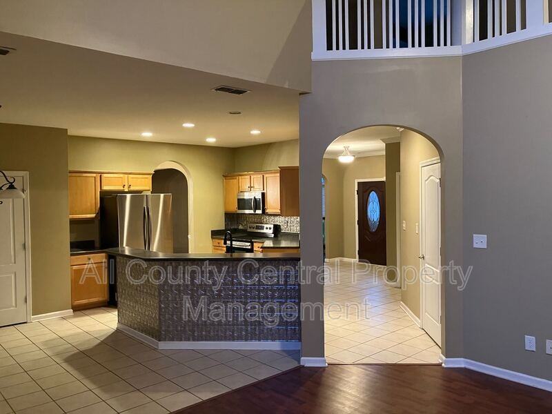 8038 Mary Alice Way - Photo 3 of 16
