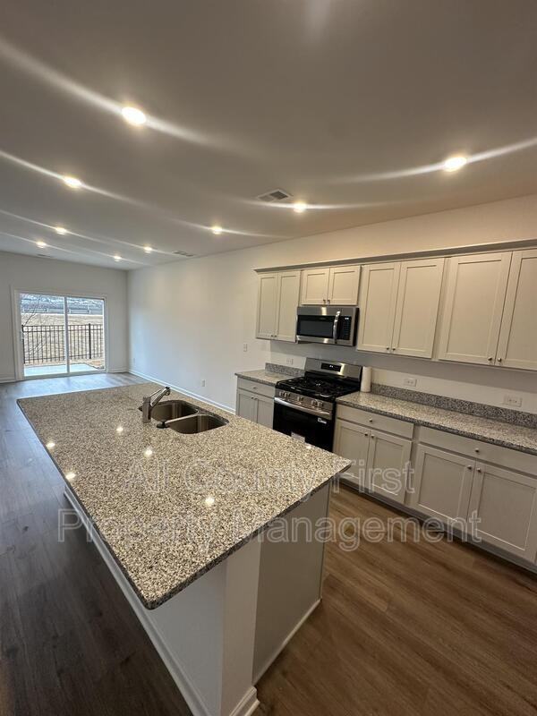 2555 Adventure Way - Photo 3 of 25