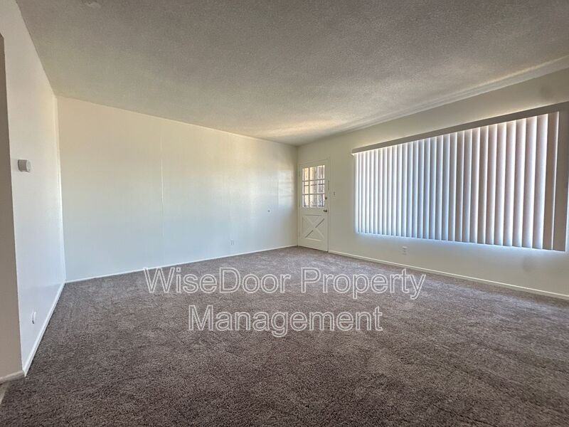 1105 Beach St #D - Photo 6 of 12