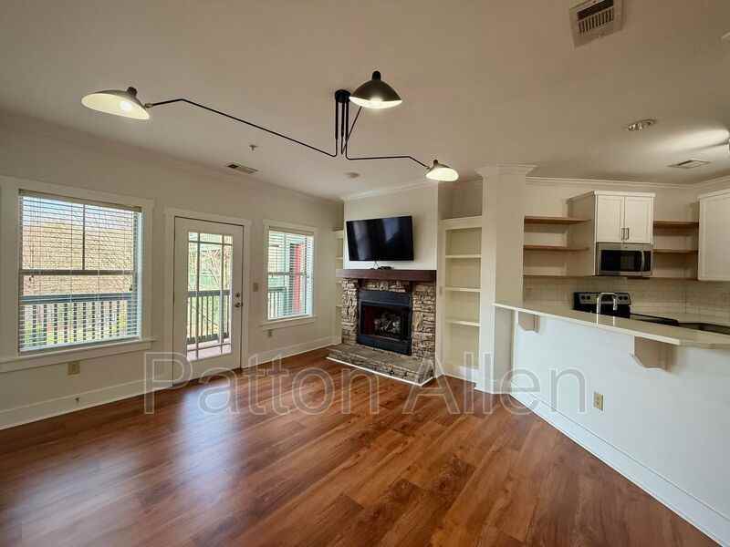 9 Kenilworth Knls #202 - Photo 4 of 41