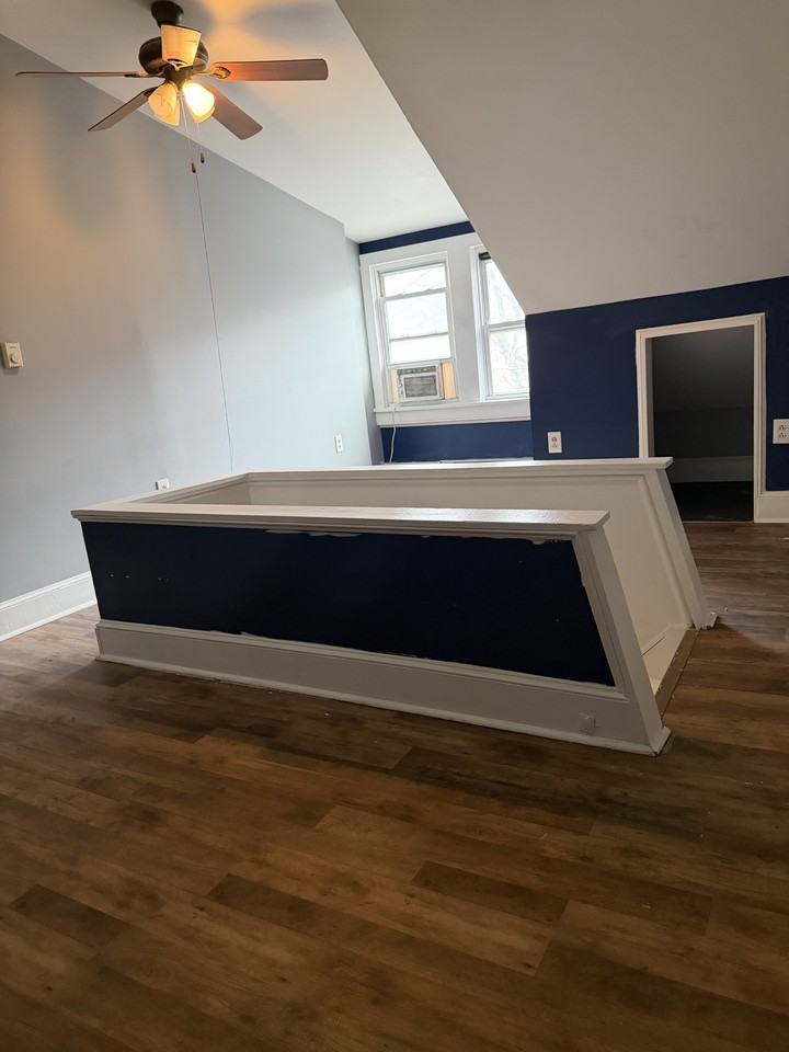 441 Nichols St - Photo 2 of 11