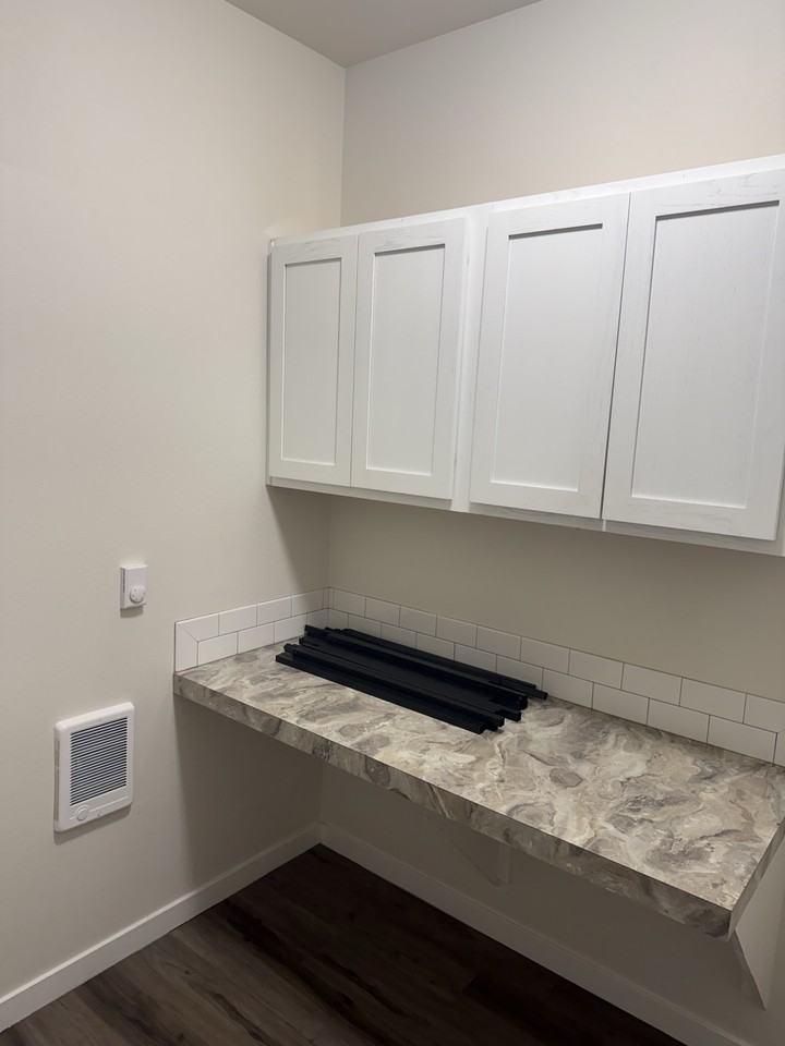 609 W Alder St #101 - Photo 6 of 7