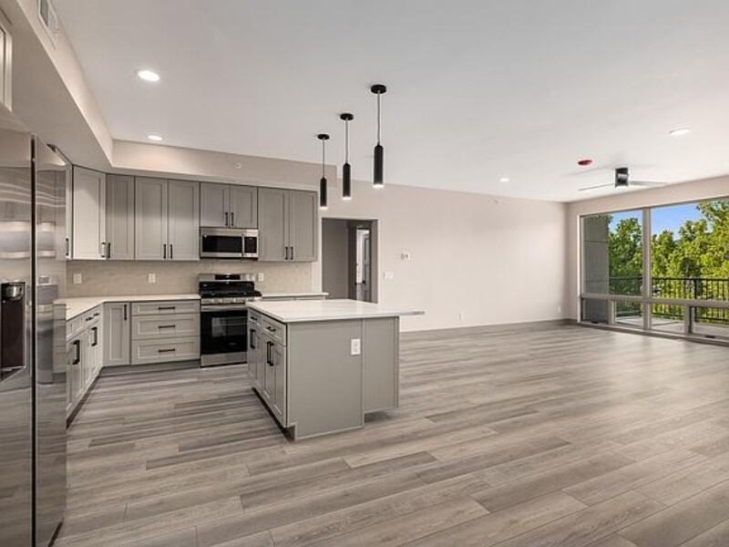 700 Blue River Pkwy - Photo 3 of 12