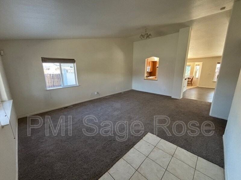 1616 Phillips St - Photo 3 of 28