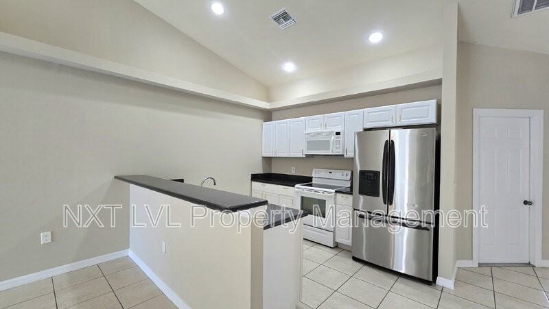 303 Ne 24th Ave - Photo 6 of 16