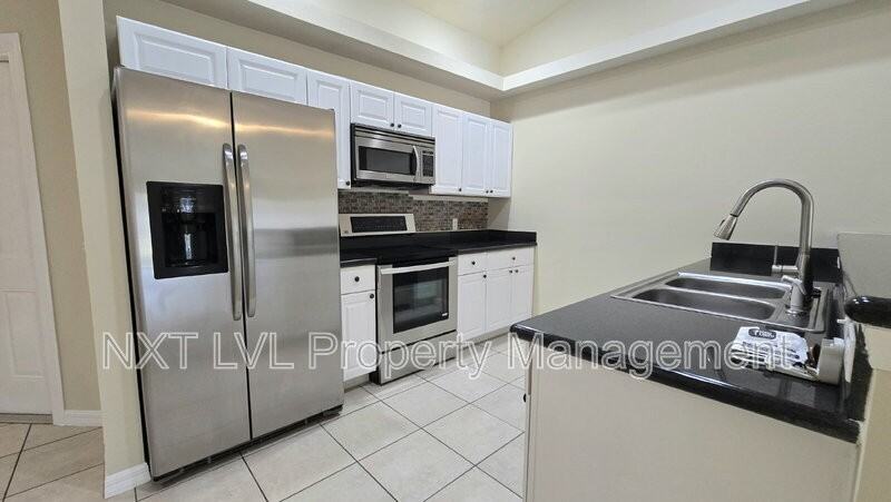 301 Ne 24th Ave - Photo 5 of 17