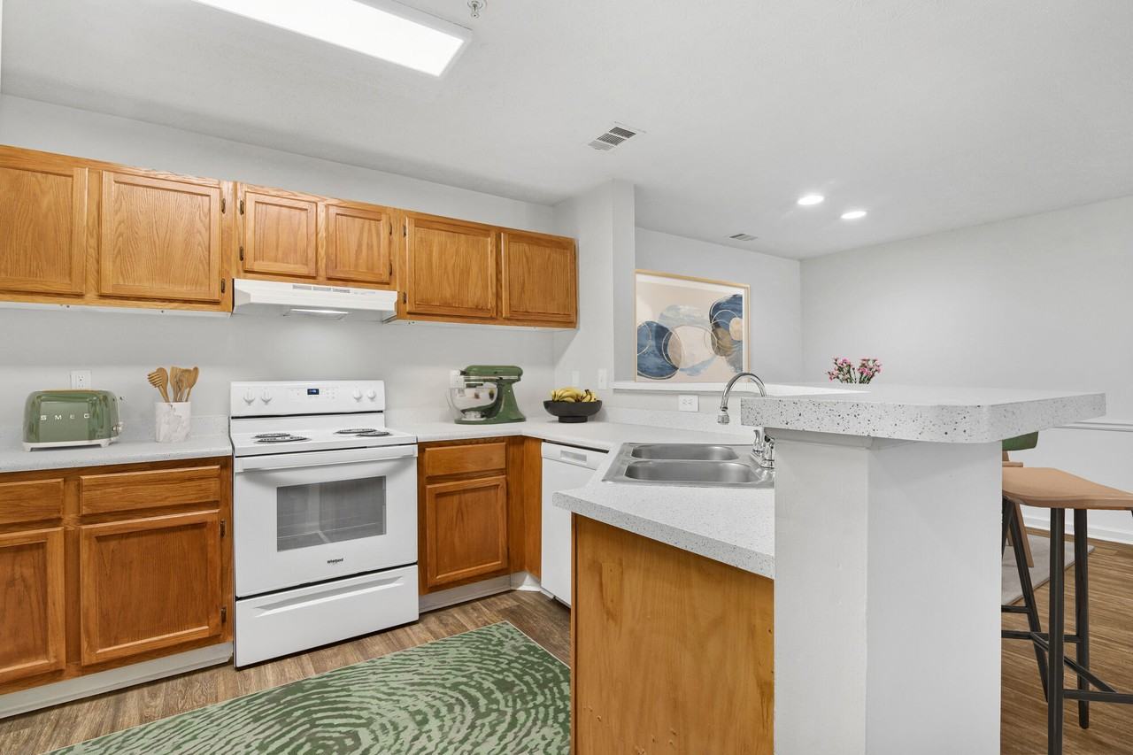 Ellington Woods - Photo 2 of 38