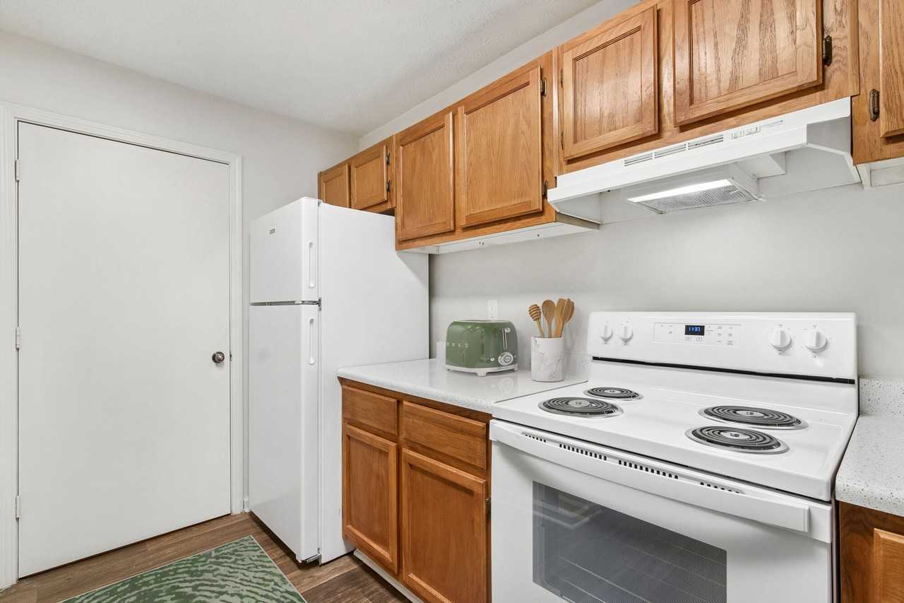 Ellington Woods - Photo 3 of 38