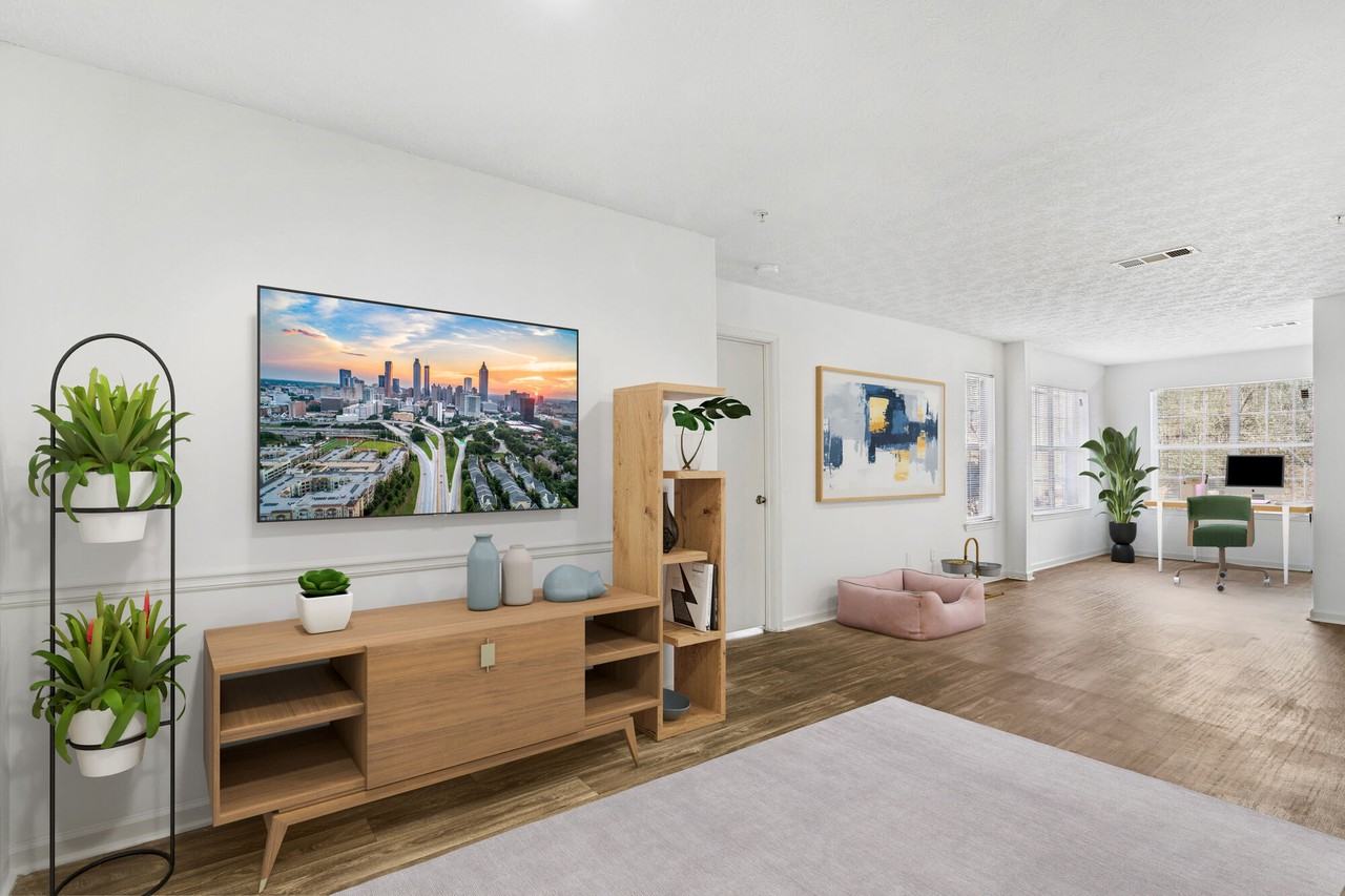 Ellington Woods - Photo 4 of 38