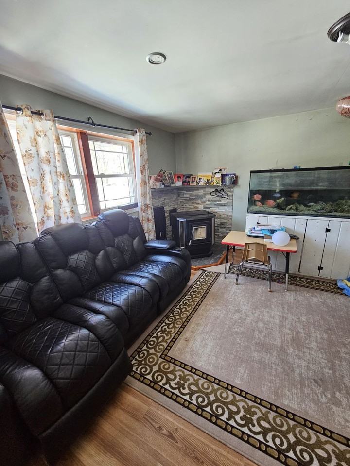 10 Delano Grv - Photo 4 of 8