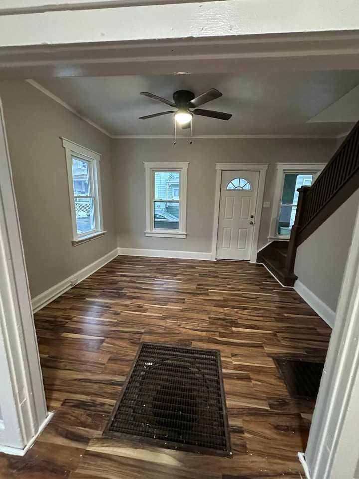 48 Beacon St #1 - Photo 3 of 8